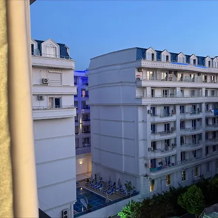 Sun Apartment *
